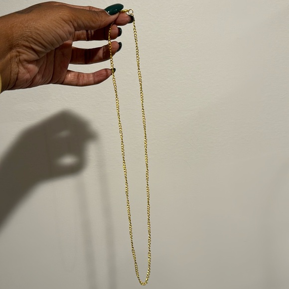 GOLD CHAIN NECKLACE - Picture 3 of 4